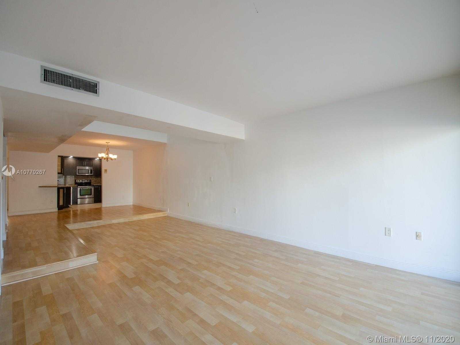 Small Image of 313 Poinciana Island Dr, Sunny Isles Beach, FL 33160, USA Number 2