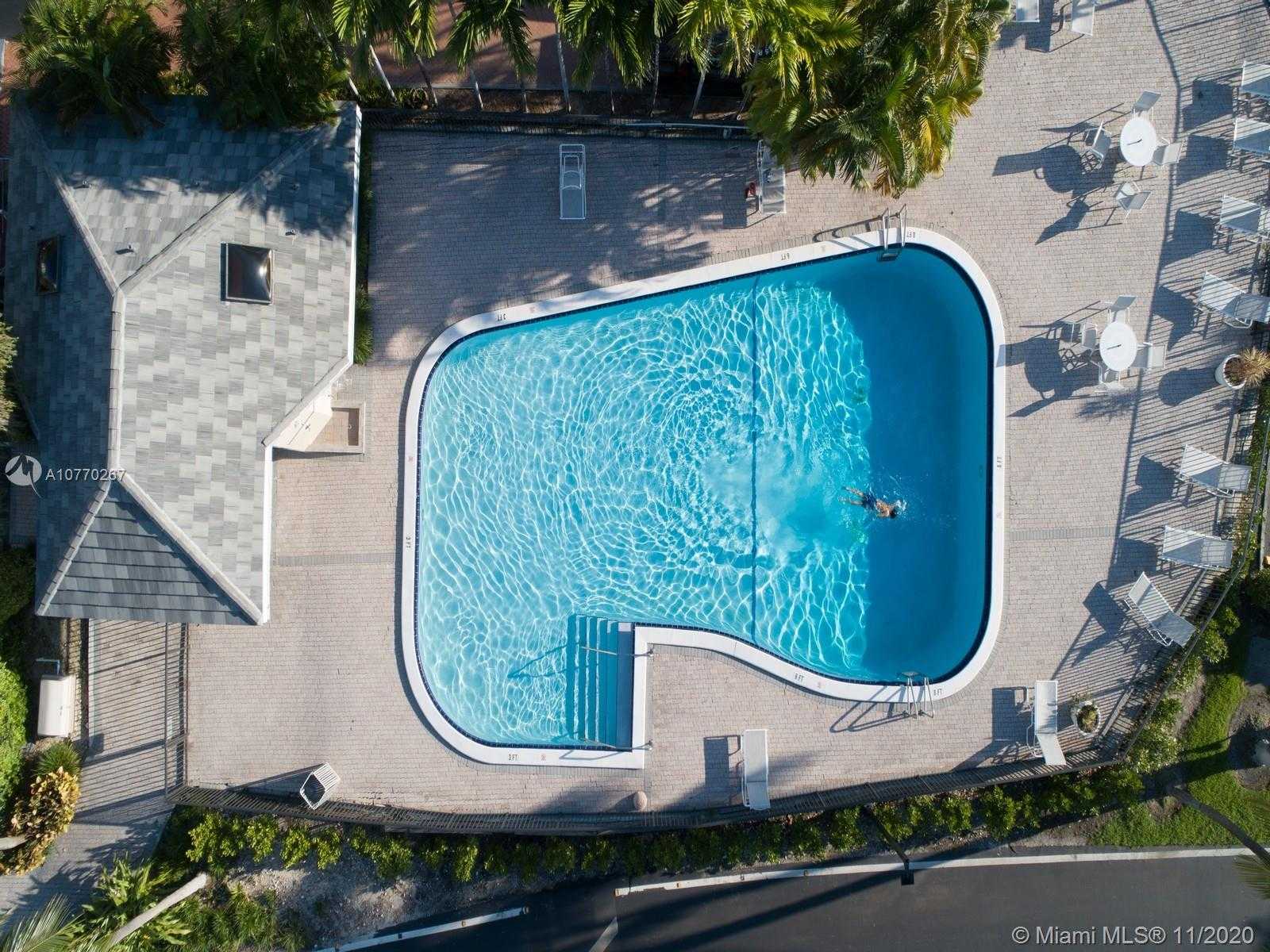 Small Image of 313 Poinciana Island Dr, Sunny Isles Beach, FL 33160, USA Number 20