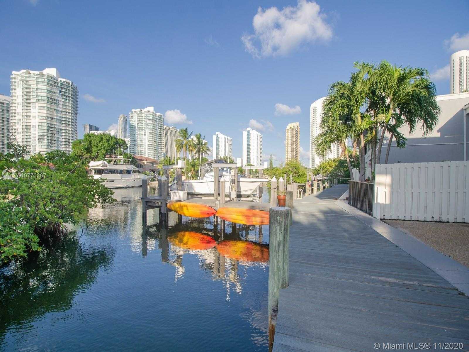 Small Image of 313 Poinciana Island Dr, Sunny Isles Beach, FL 33160, USA Number 21