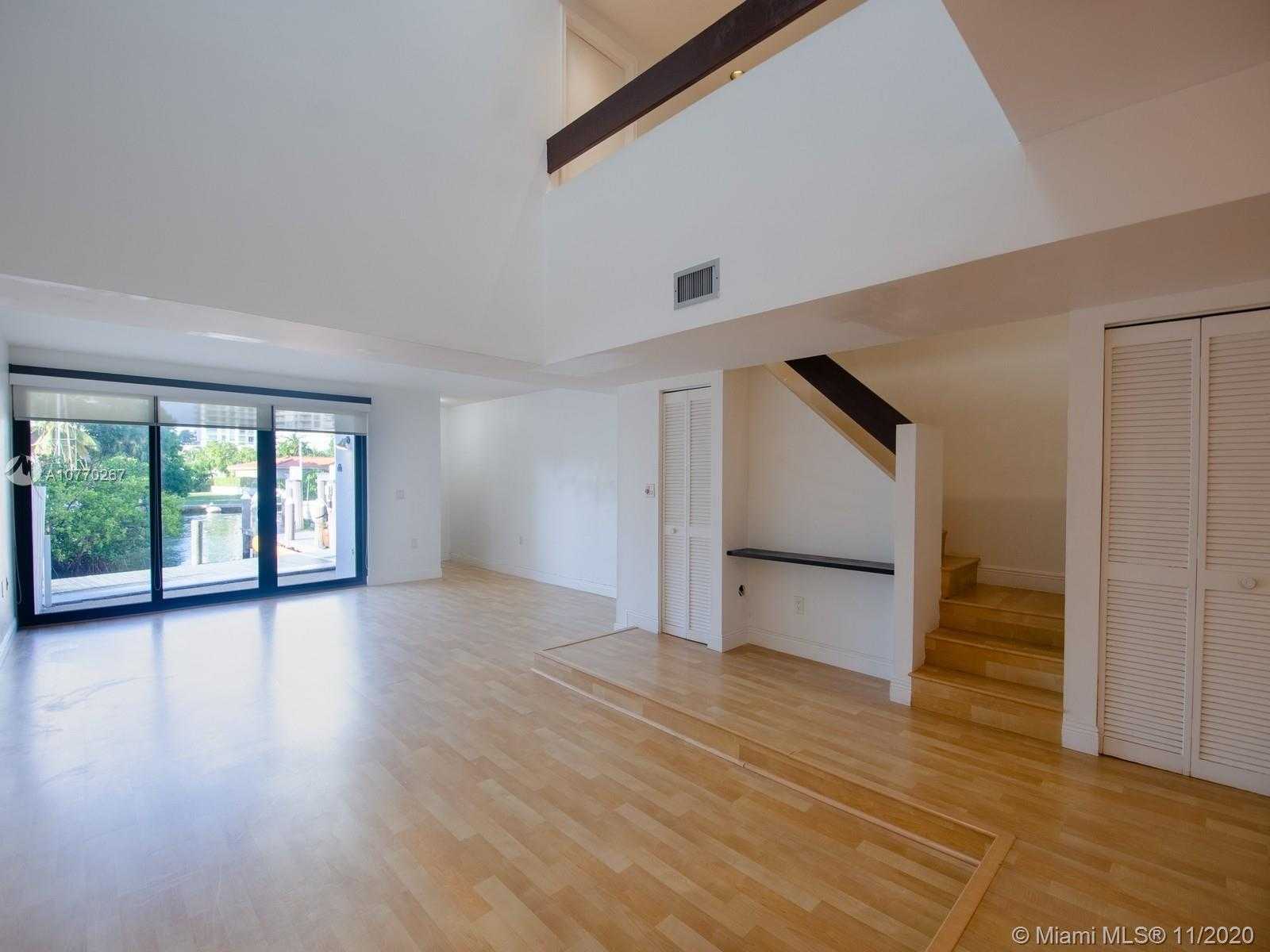 Small Image of 313 Poinciana Island Dr, Sunny Isles Beach, FL 33160, USA Number 5