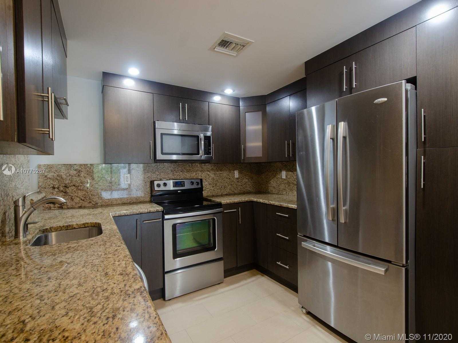 Small Image of 313 Poinciana Island Dr, Sunny Isles Beach, FL 33160, USA Number 6