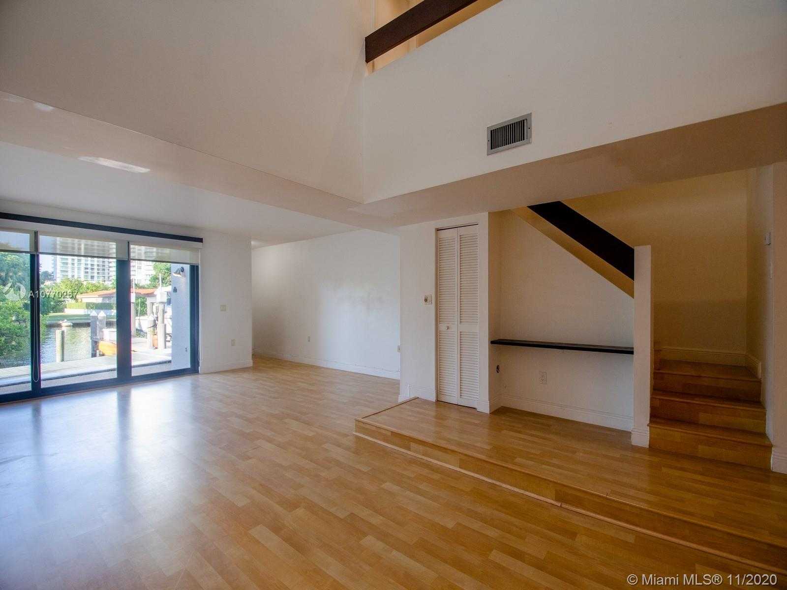 Small Image of 313 Poinciana Island Dr, Sunny Isles Beach, FL 33160, USA Number 8