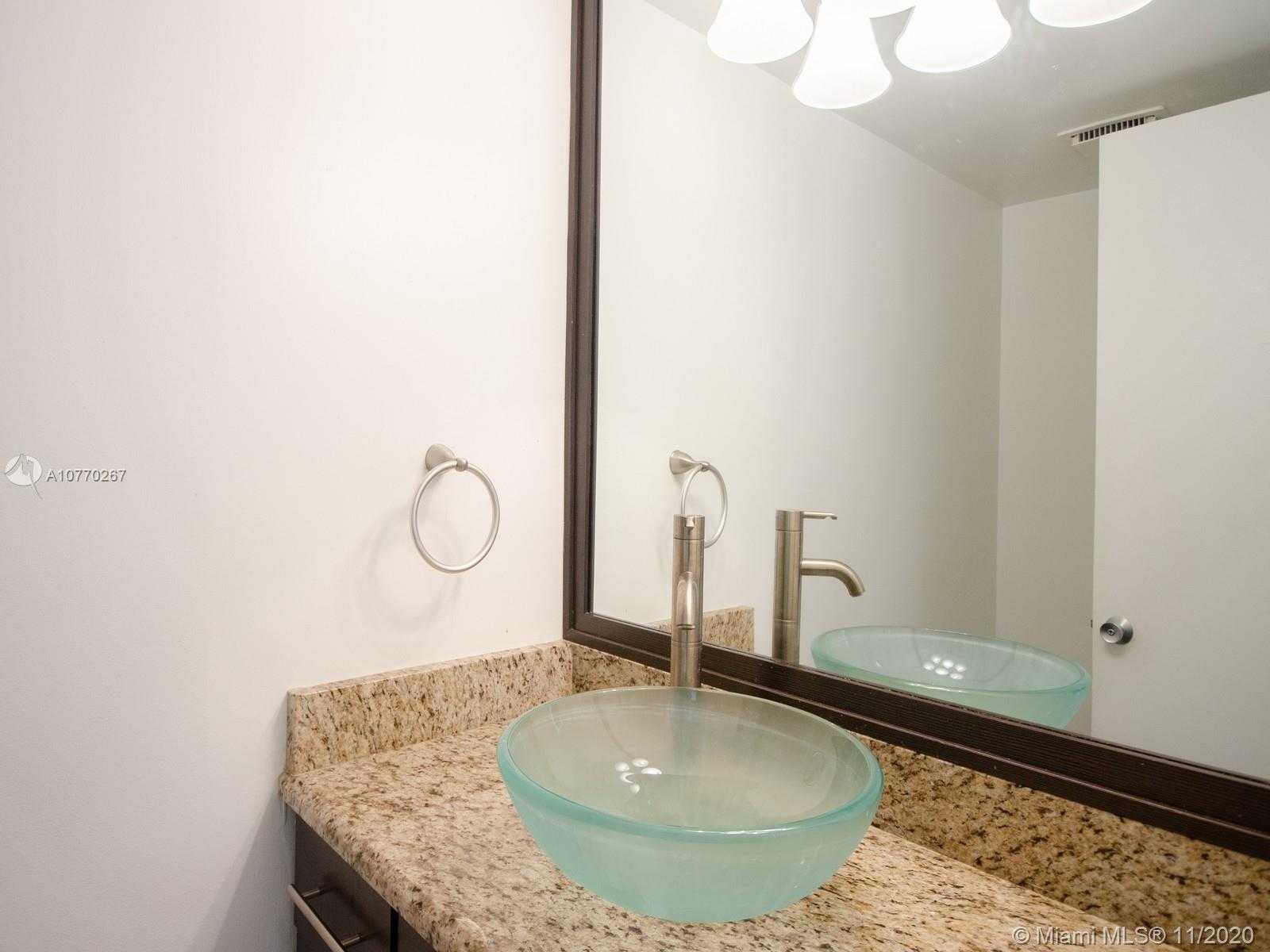 Small Image of 313 Poinciana Island Dr, Sunny Isles Beach, FL 33160, USA Number 9