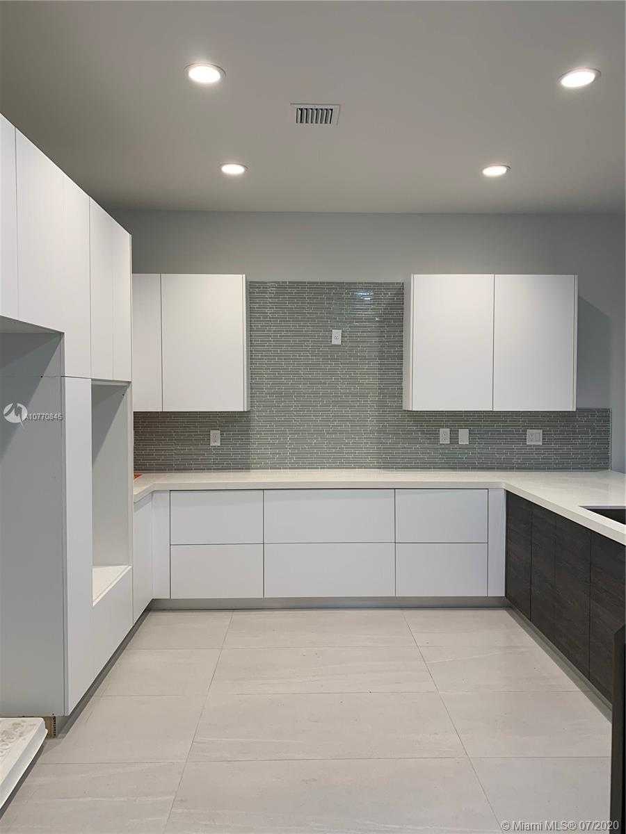 Small Image of 3242 SOUTH WEST 44TH ST #1, Fort Lauderdale Number 11