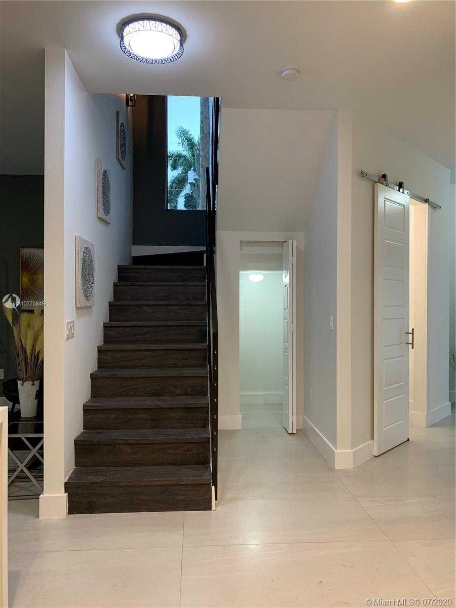 Small Image of 3242 SOUTH WEST 44TH ST #1, Fort Lauderdale Number 15