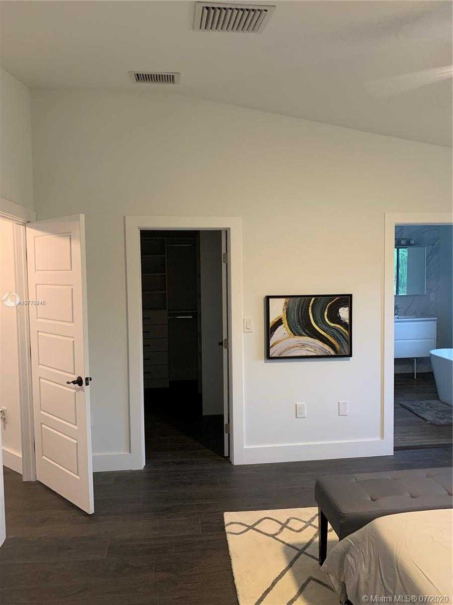 Small Image of 3242 SOUTH WEST 44TH ST #1, Fort Lauderdale Number 19