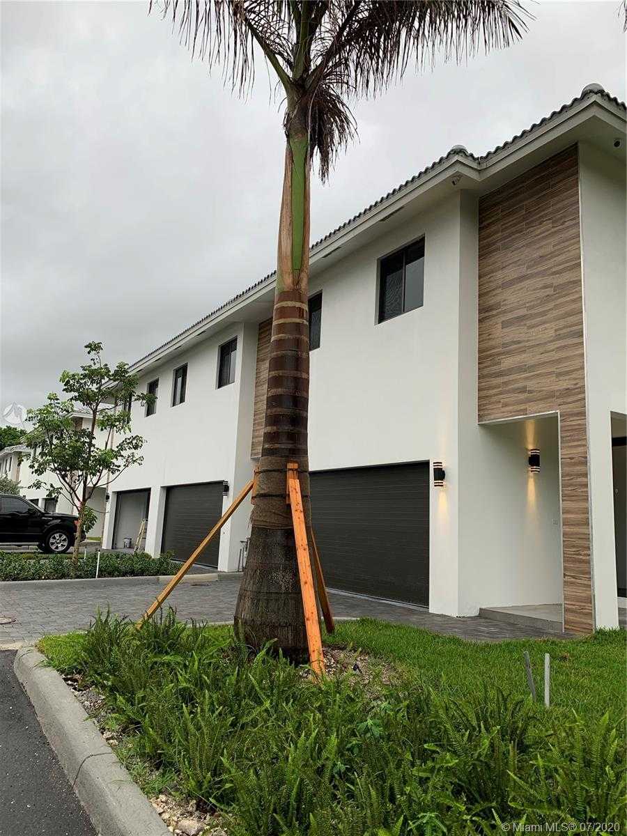 Small Image of 3242 SOUTH WEST 44TH ST #1, Fort Lauderdale Number 2