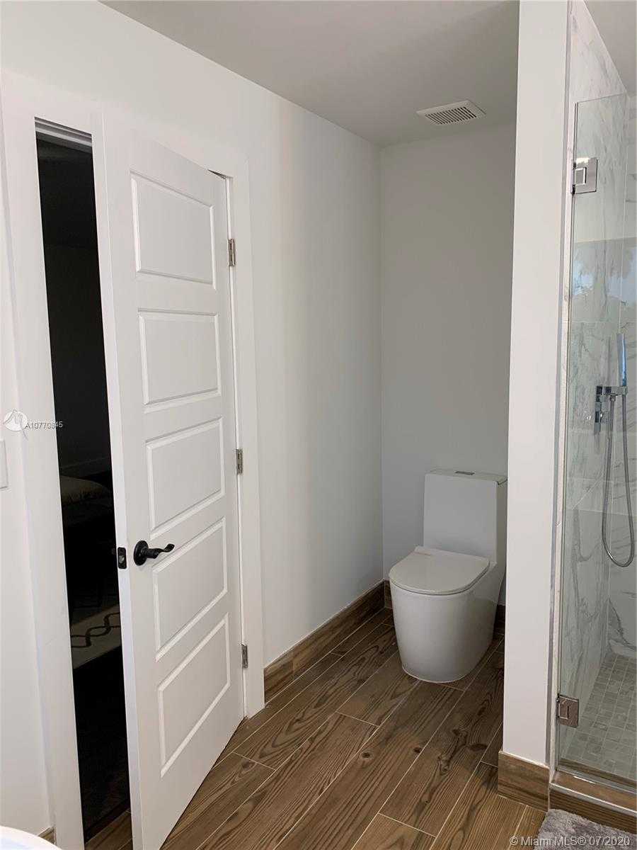 Small Image of 3242 SOUTH WEST 44TH ST #1, Fort Lauderdale Number 22