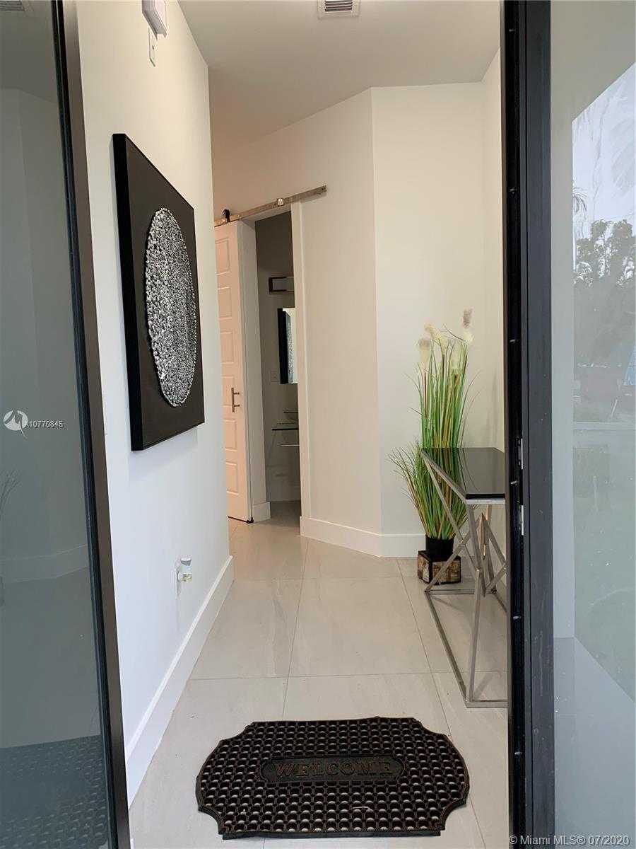 Small Image of 3242 SOUTH WEST 44TH ST #1, Fort Lauderdale Number 4
