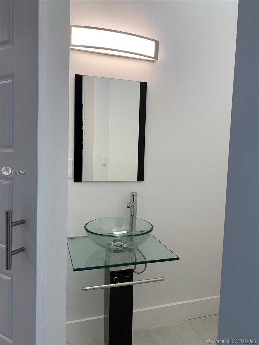 Small Image of 3242 SOUTH WEST 44TH ST #1, Fort Lauderdale Number 5