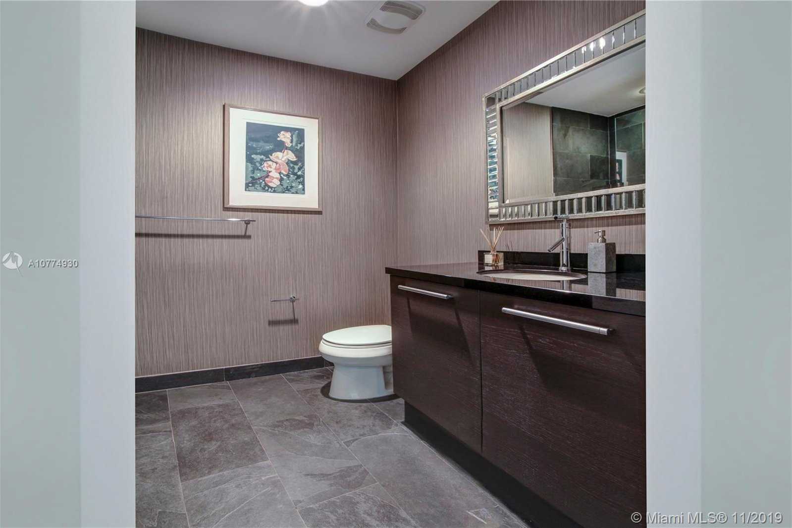 Small Image of 900 BISCAYNE BLVD #2706, Miami Number 17