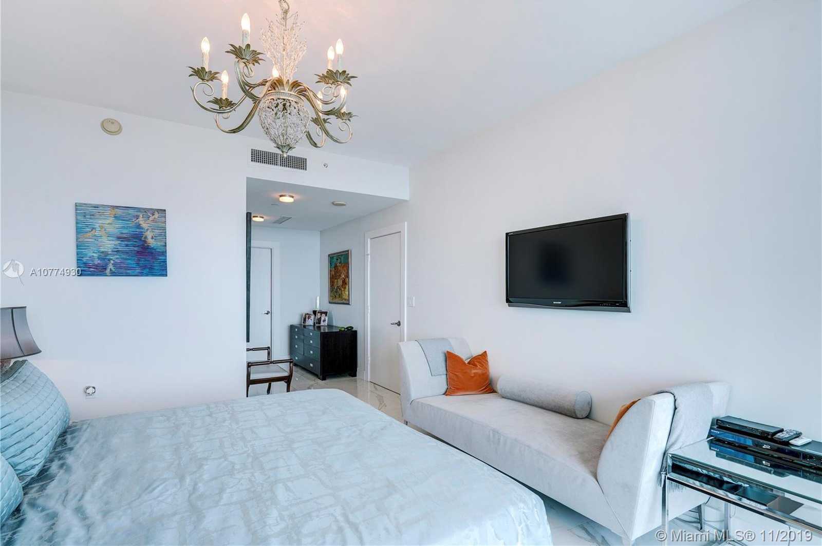 Small Image of 900 BISCAYNE BLVD #2706, Miami Number 20