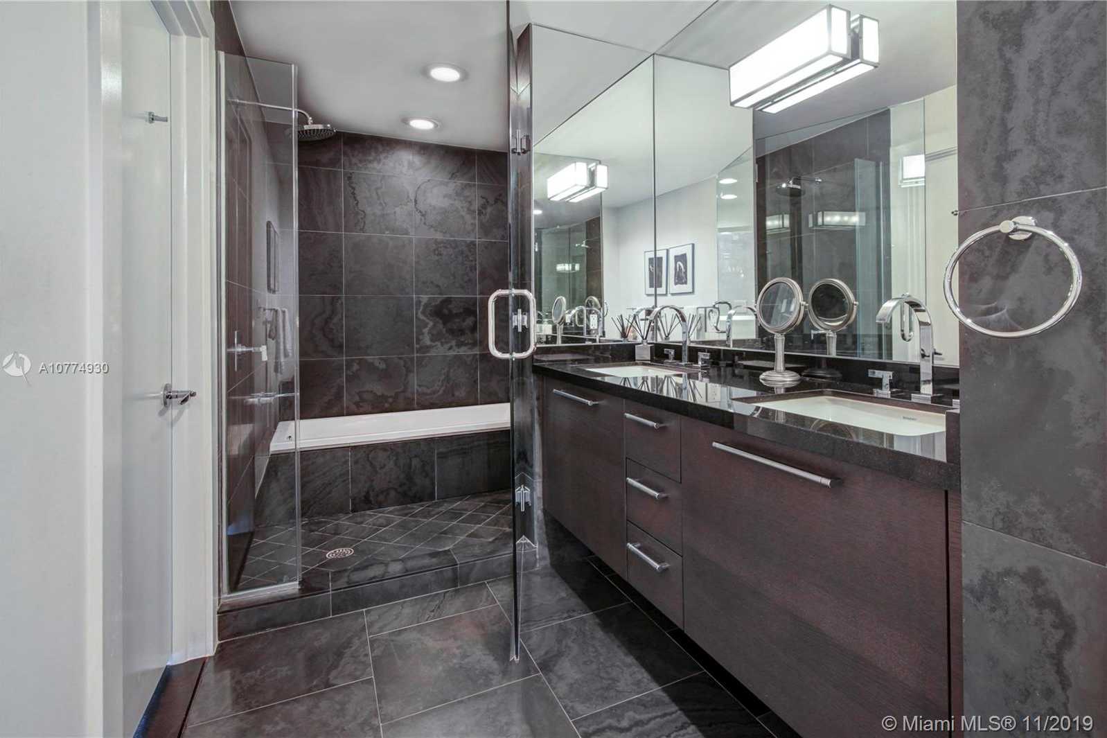 Small Image of 900 BISCAYNE BLVD #2706, Miami Number 22