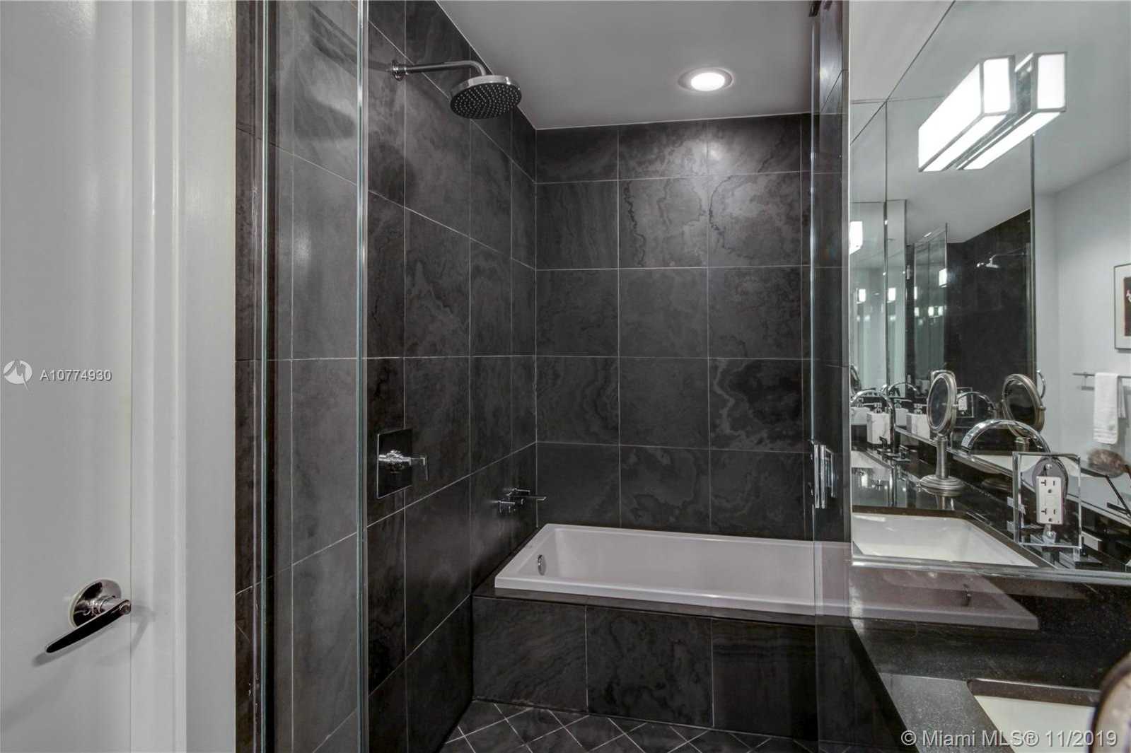 Small Image of 900 BISCAYNE BLVD #2706, Miami Number 23