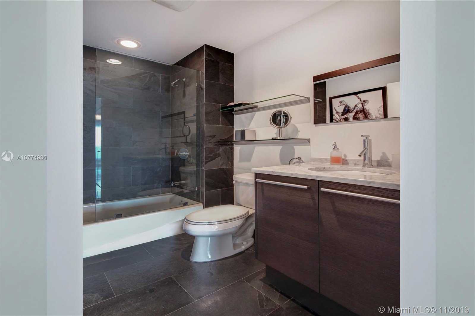 Small Image of 900 BISCAYNE BLVD #2706, Miami Number 29