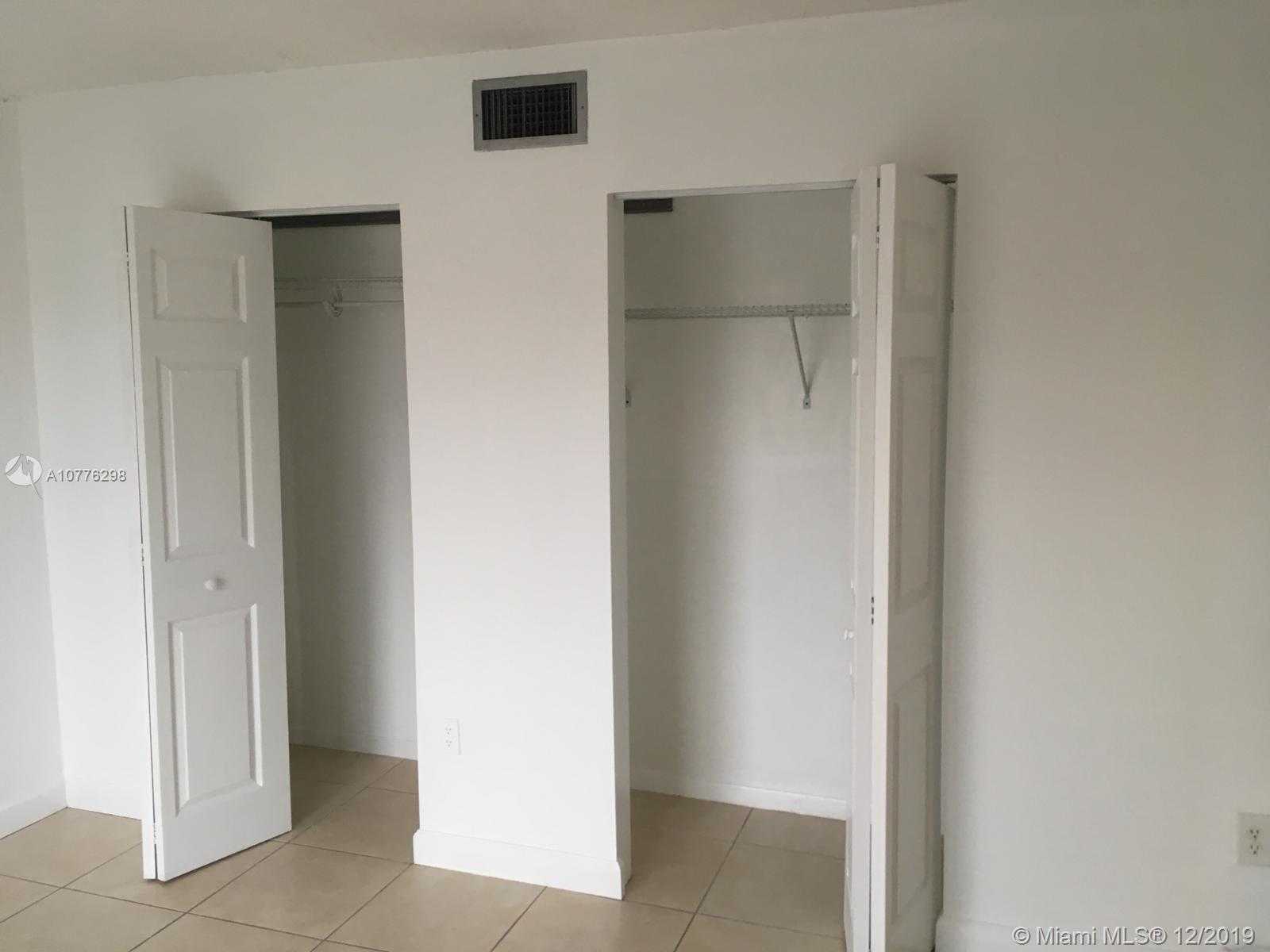 Small Image of 1655 W 44th Pl, Hialeah, FL 33012, USA Number 10