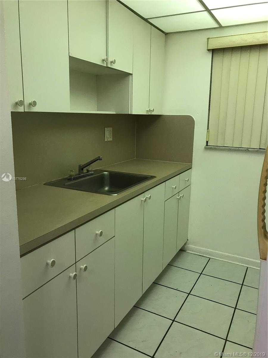 Small Image of 1655 W 44th Pl, Hialeah, FL 33012, USA Number 11