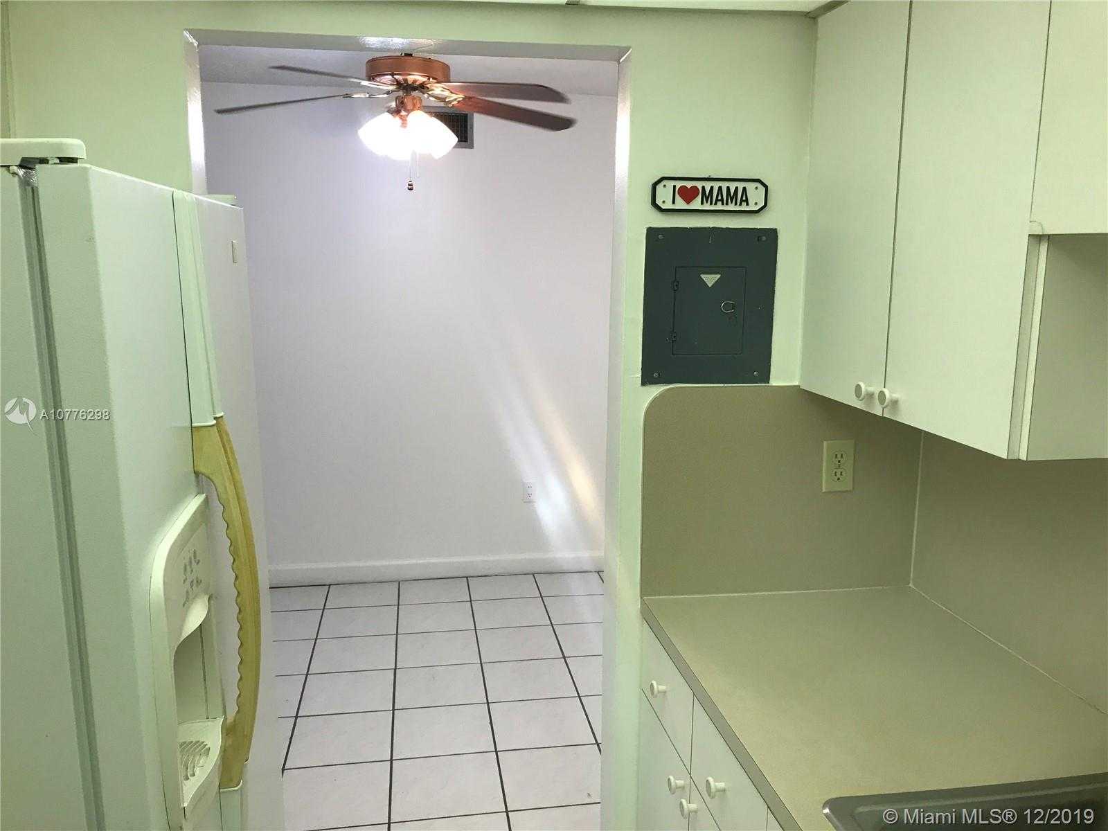 Small Image of 1655 W 44th Pl, Hialeah, FL 33012, USA Number 13