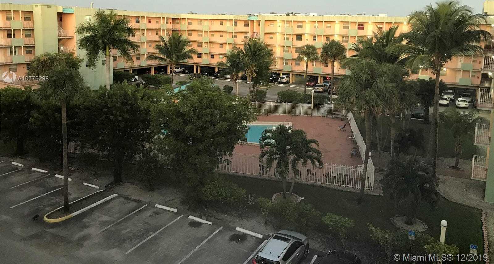 Small Image of 1655 W 44th Pl, Hialeah, FL 33012, USA Number 22