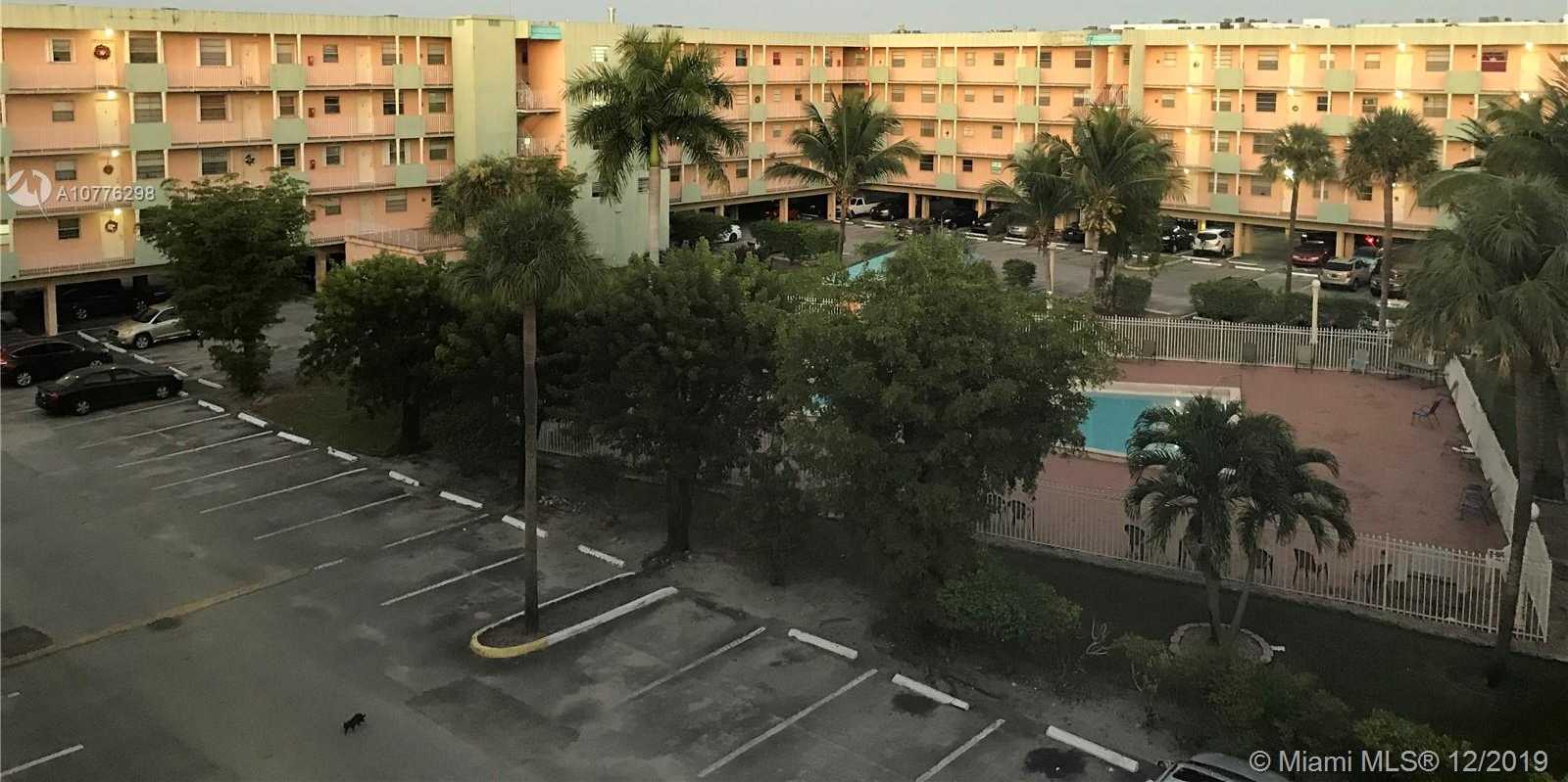Small Image of 1655 W 44th Pl, Hialeah, FL 33012, USA Number 24