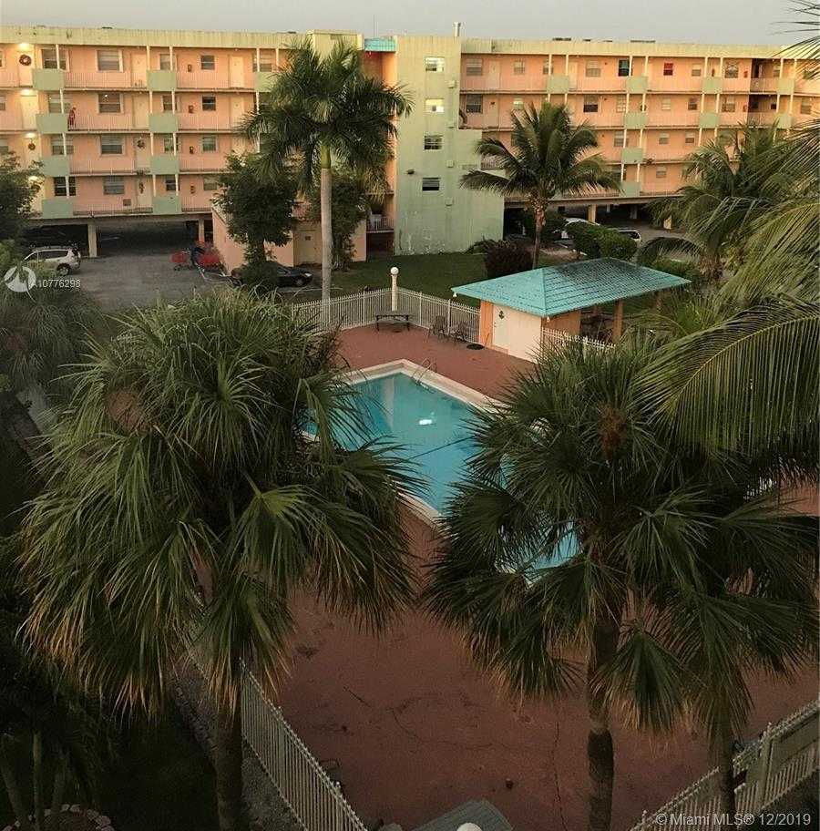 Small Image of 1655 W 44th Pl, Hialeah, FL 33012, USA Number 26