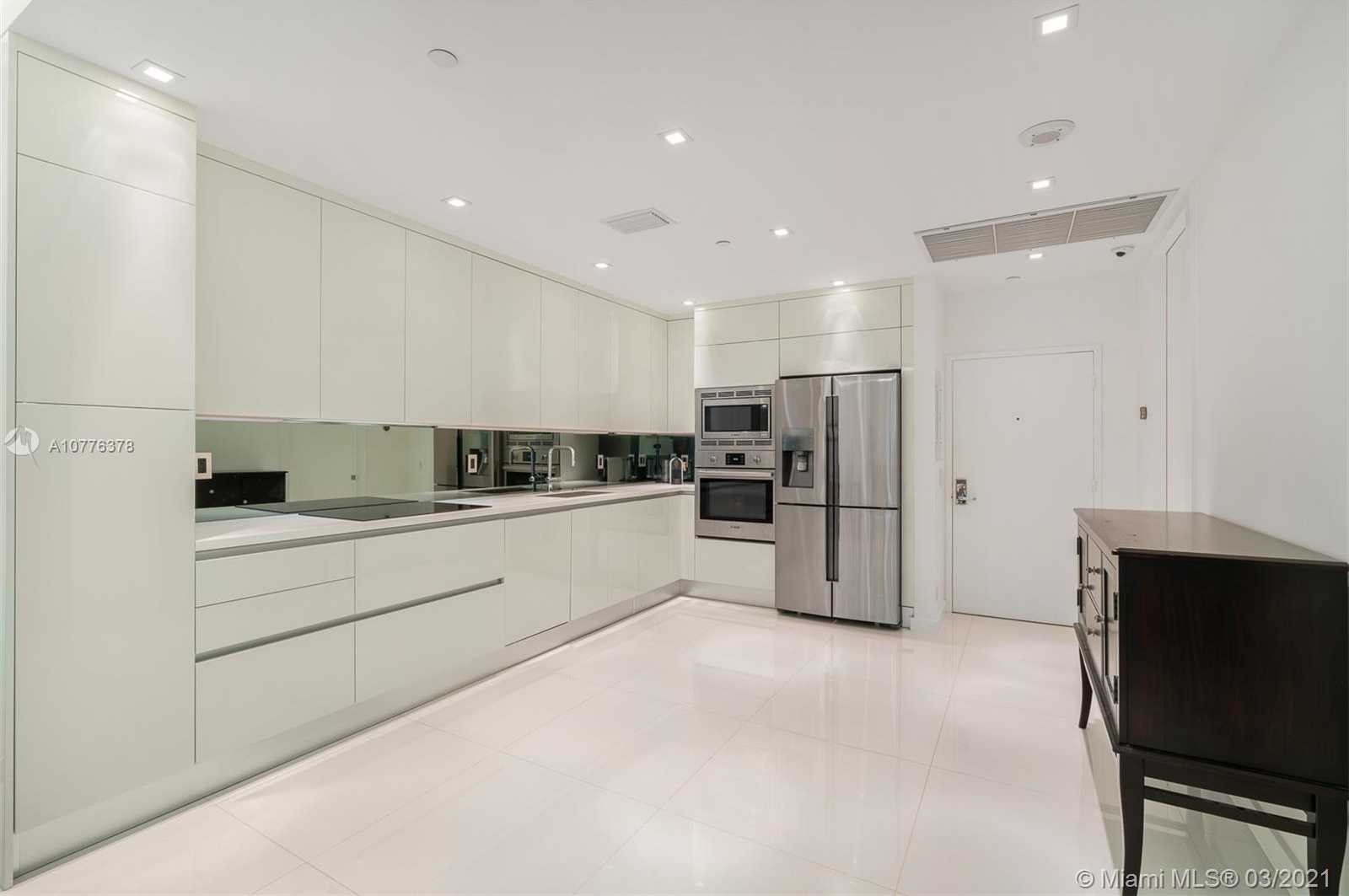 Small Image of 2301 COLLINS AVE #PH20, Miami Beach Number 4