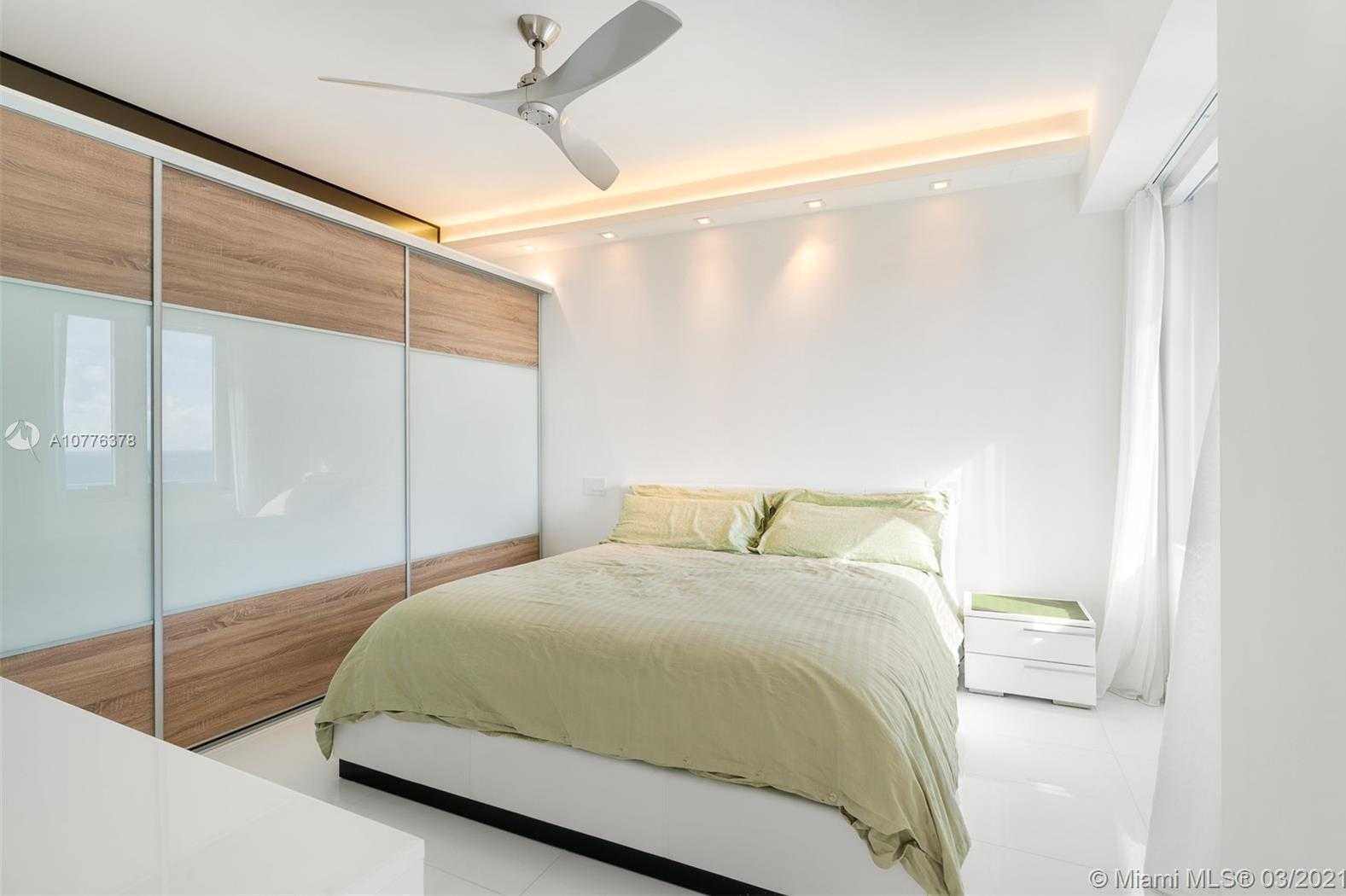 Small Image of 2301 COLLINS AVE #PH20, Miami Beach Number 6