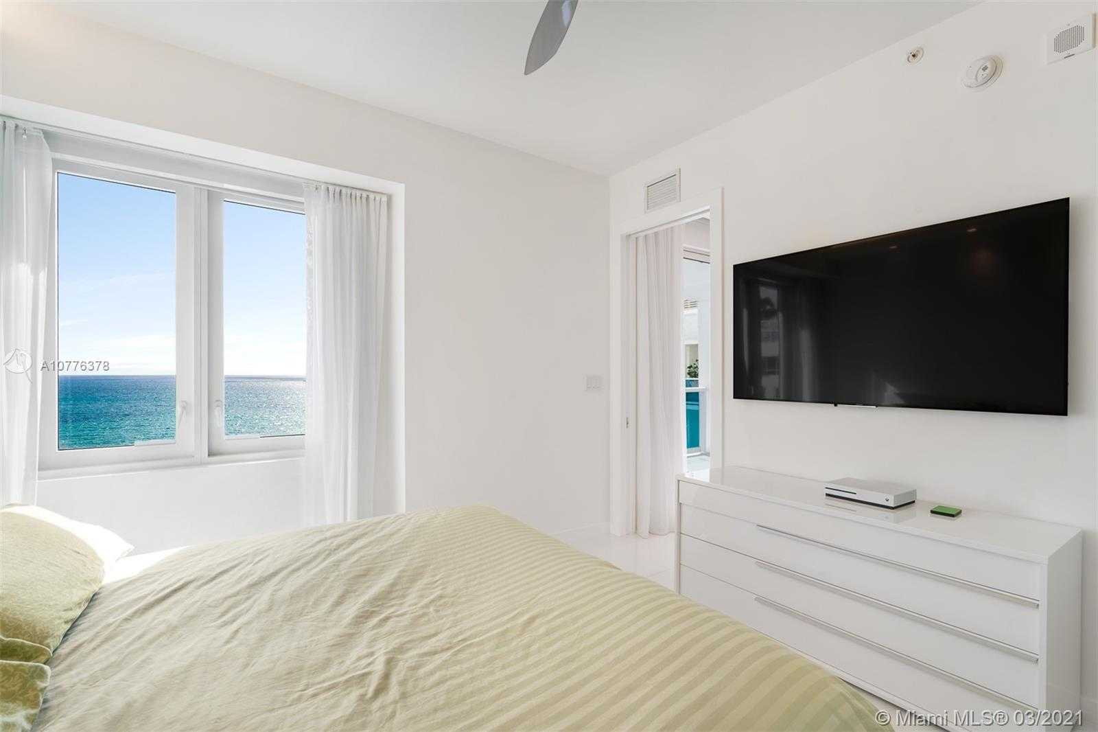 Small Image of 2301 COLLINS AVE #PH20, Miami Beach Number 7