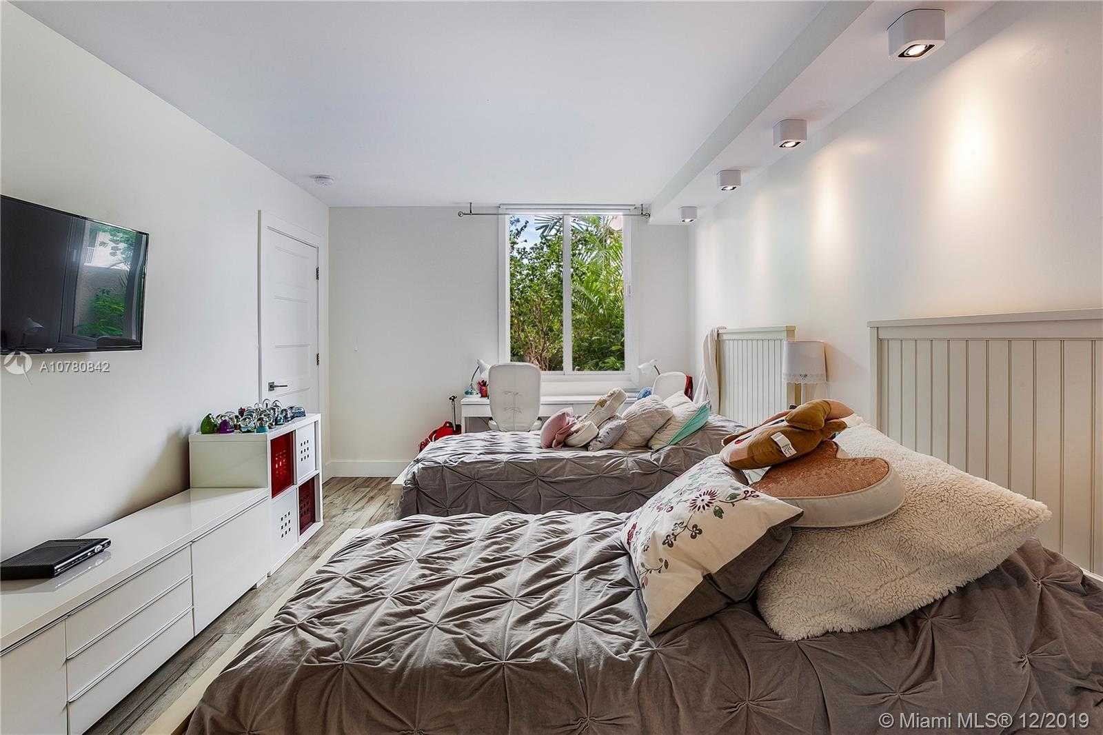 Small Image of 101 CRANDON BLVD #166, Key Biscayne Number 18