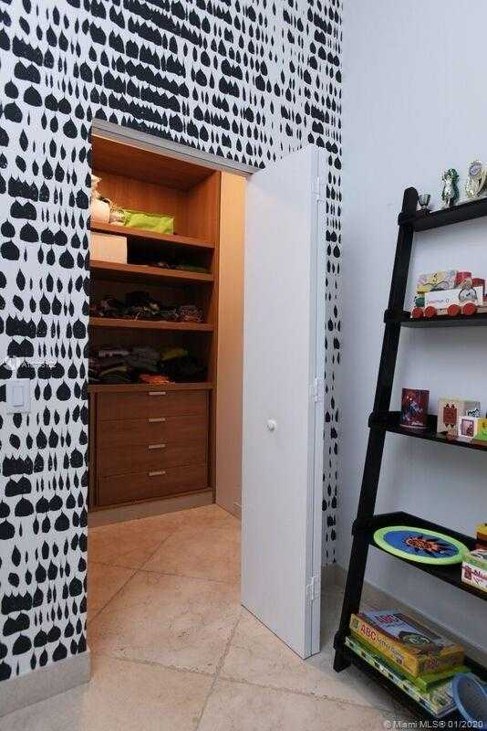 Small Image of 21205 YACHT CLUB DRIVE #308, Aventura Number 12