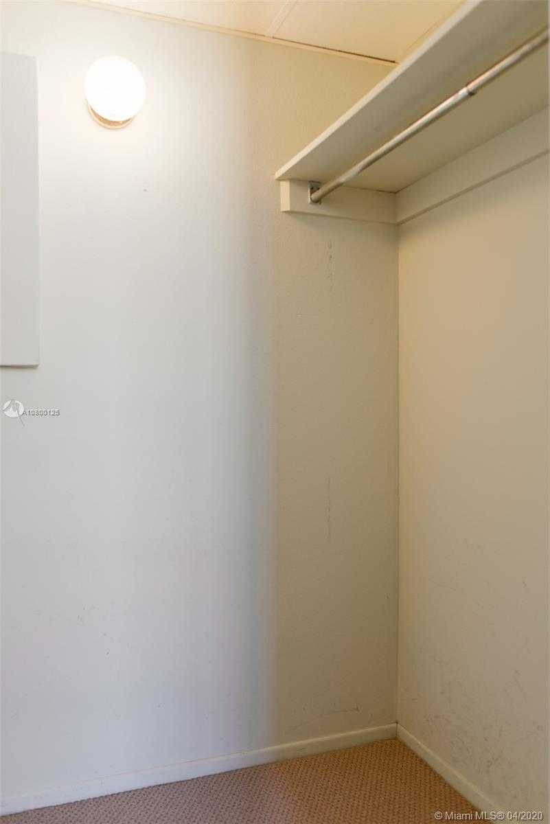 Small Object Image