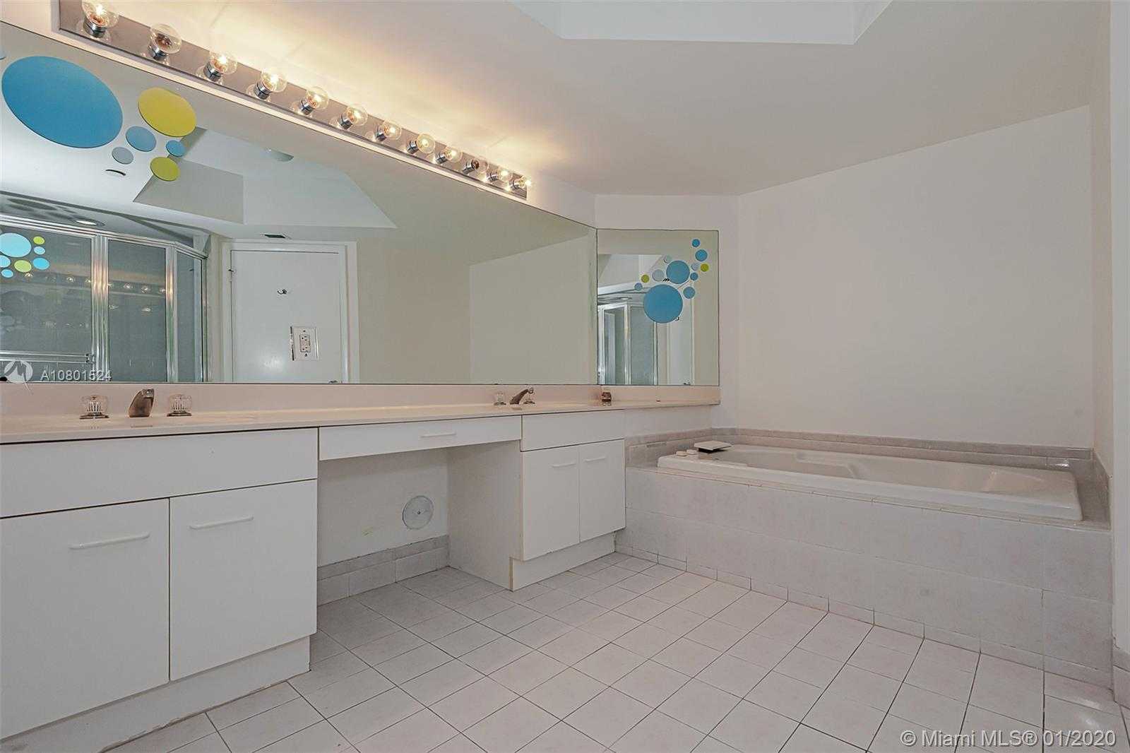 Small Image of 21205 YACHT CLUB DR #405, Aventura Number 25