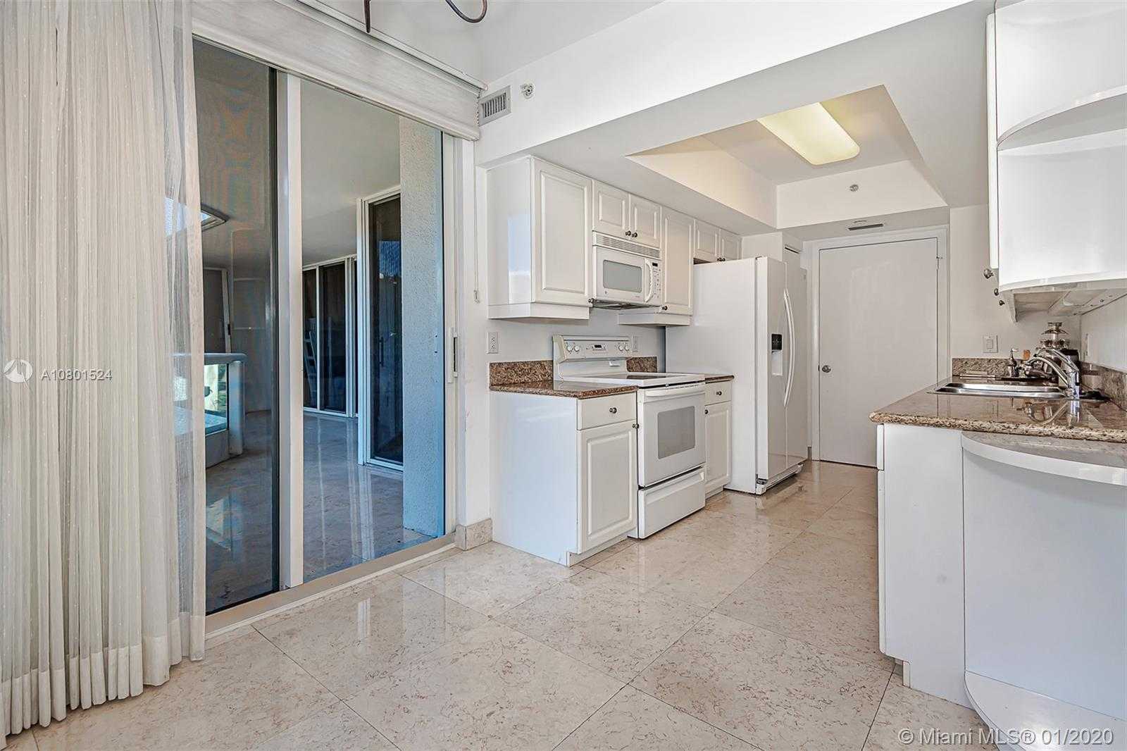 Small Image of 21205 YACHT CLUB DR #405, Aventura Number 7