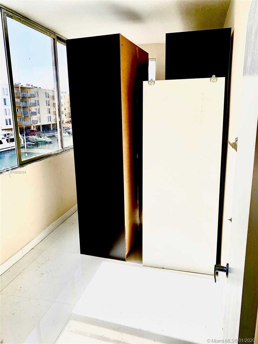 Small Object Image