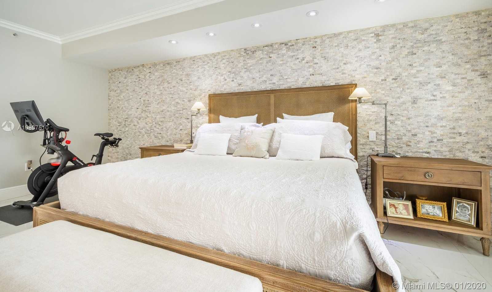 Small Image of 10205 COLLINS AVE #1004- RENOVATED, Bal Harbour Number 12