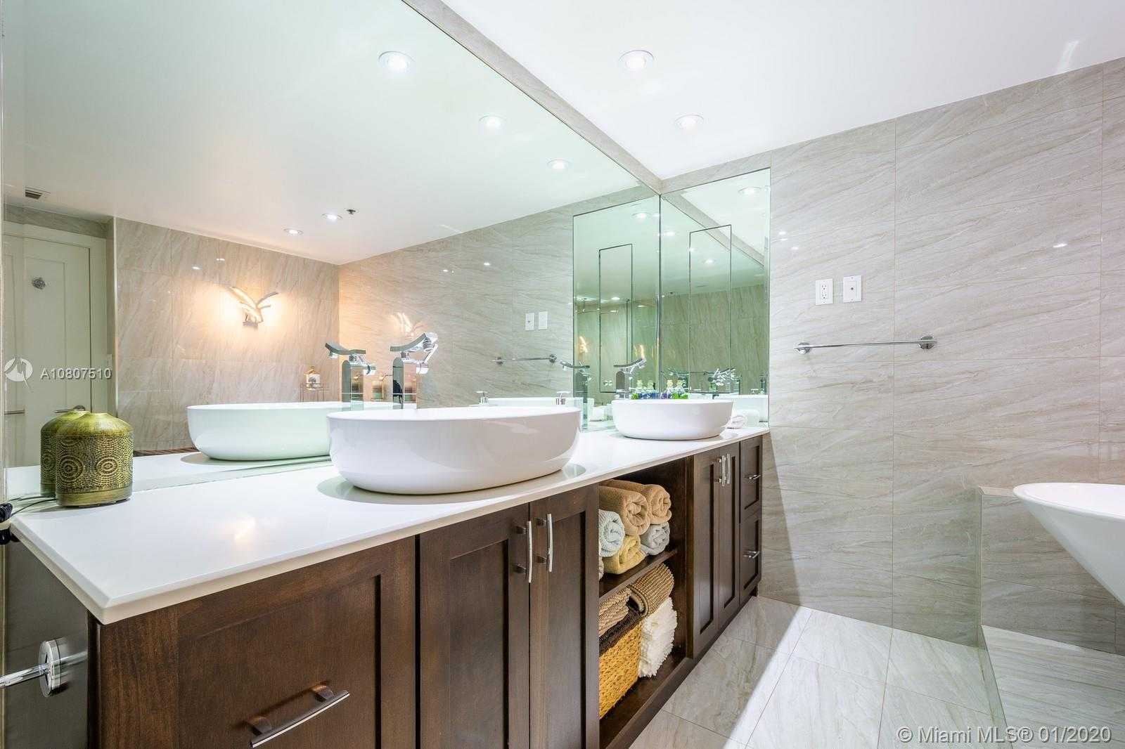 Small Image of 10205 COLLINS AVE #1004- RENOVATED, Bal Harbour Number 14