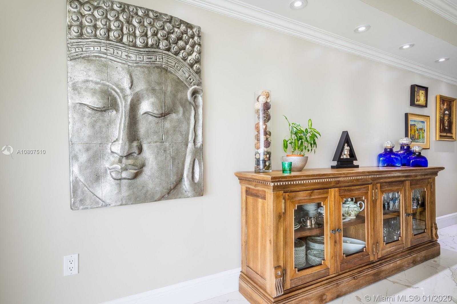 Small Image of 10205 COLLINS AVE #1004- RENOVATED, Bal Harbour Number 3