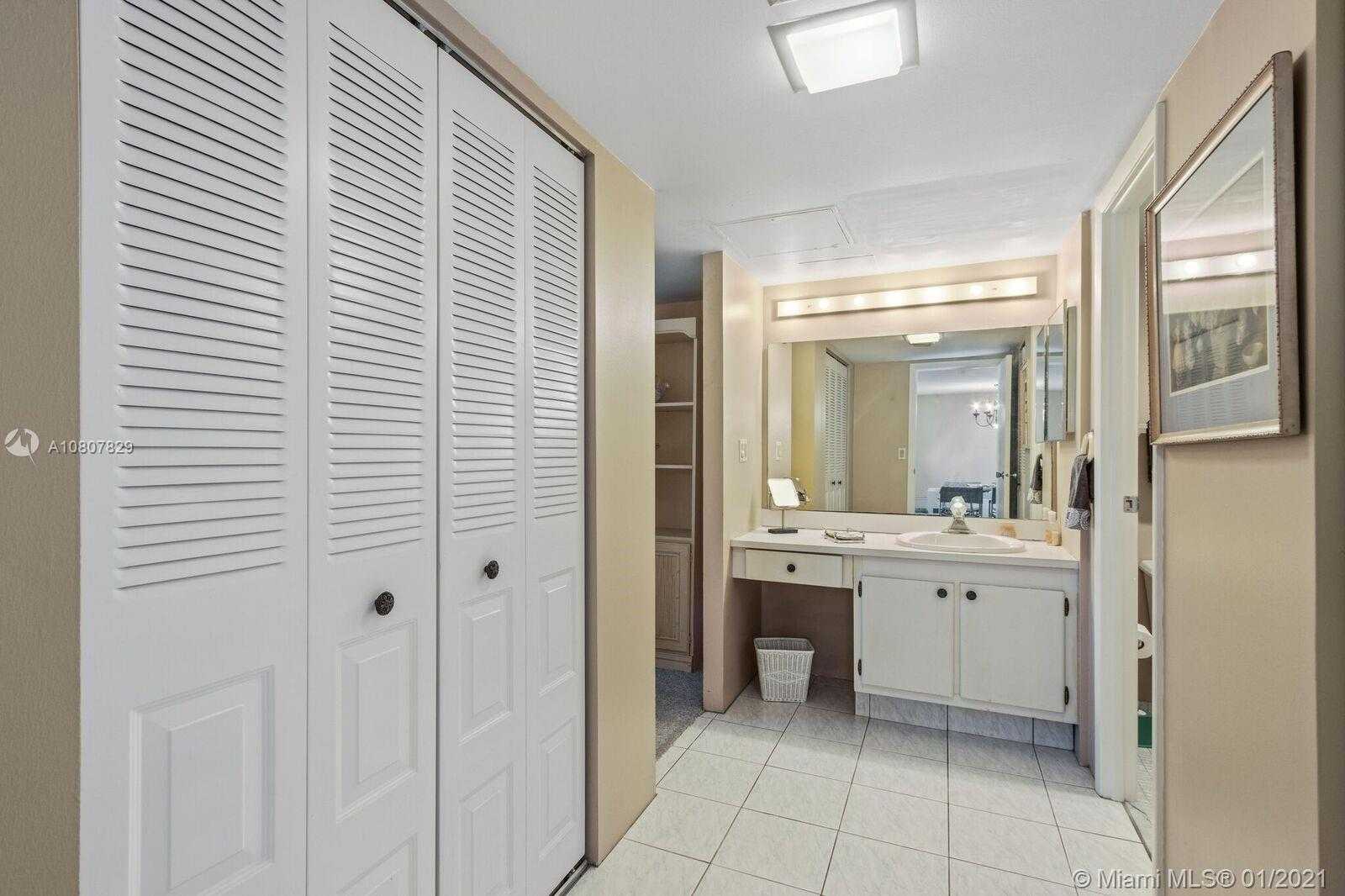 Small Image of 20301 WEST COUNTRY CLUB DR #PH30, Aventura Number 12