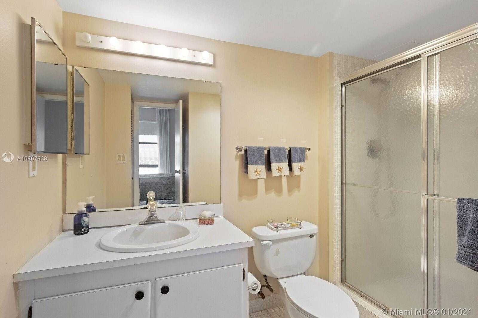 Small Image of 20301 WEST COUNTRY CLUB DR #PH30, Aventura Number 16
