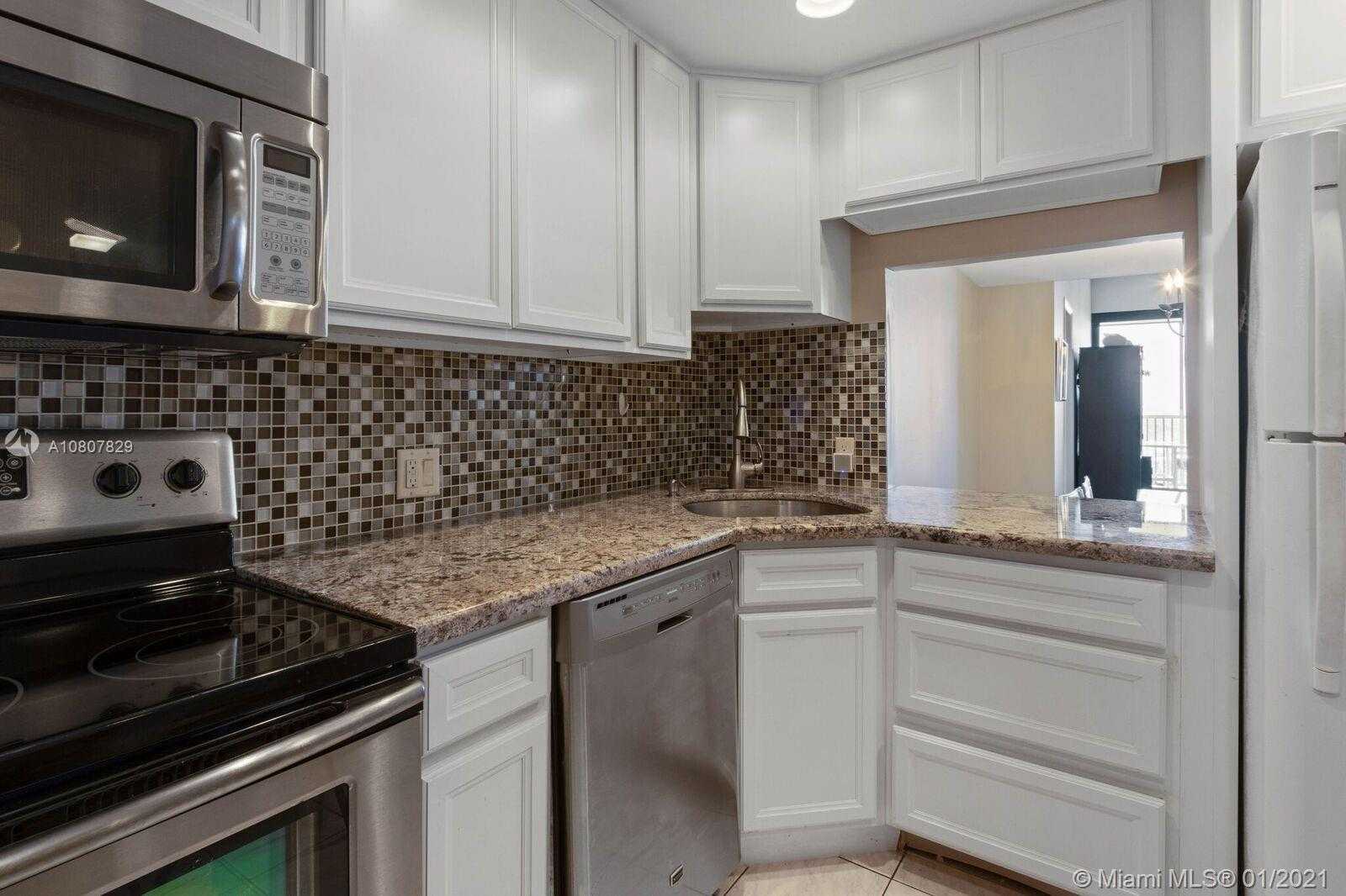 Small Image of 20301 WEST COUNTRY CLUB DR #PH30, Aventura Number 4