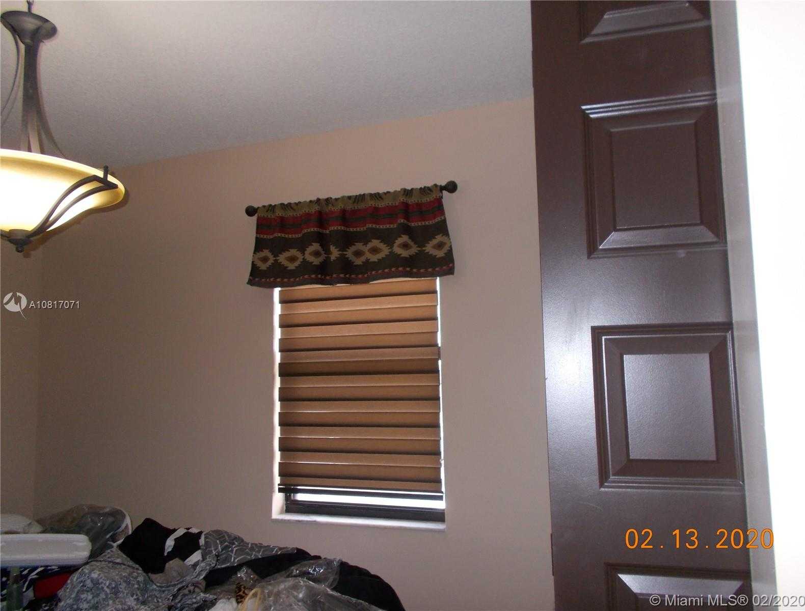 Small Object Image