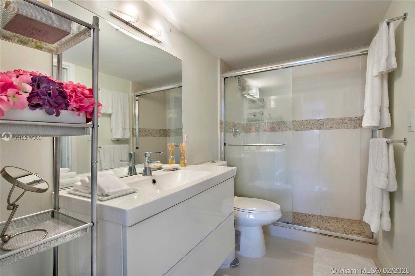 Small Image of 465 OCEAN DR #219, Miami Beach Number 9