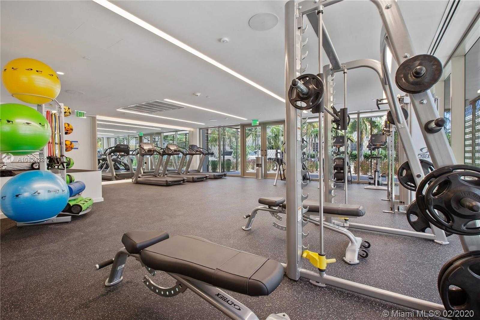 Small Image of 300 COLLINS AVE #2F, Miami Beach Number 16