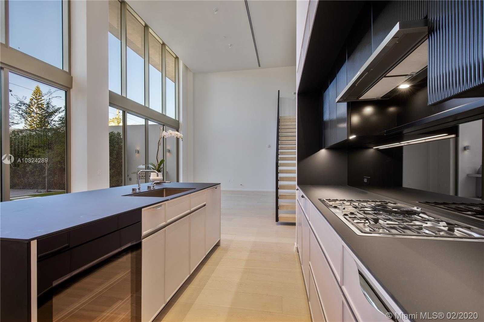 Small Image of 300 COLLINS AVE #2F, Miami Beach Number 5