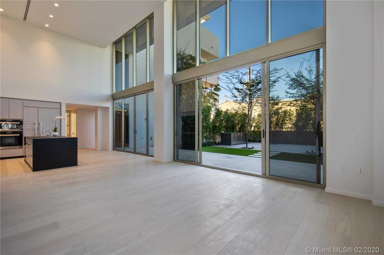 Small Image of 300 COLLINS AVE #2F, Miami Beach Number 7