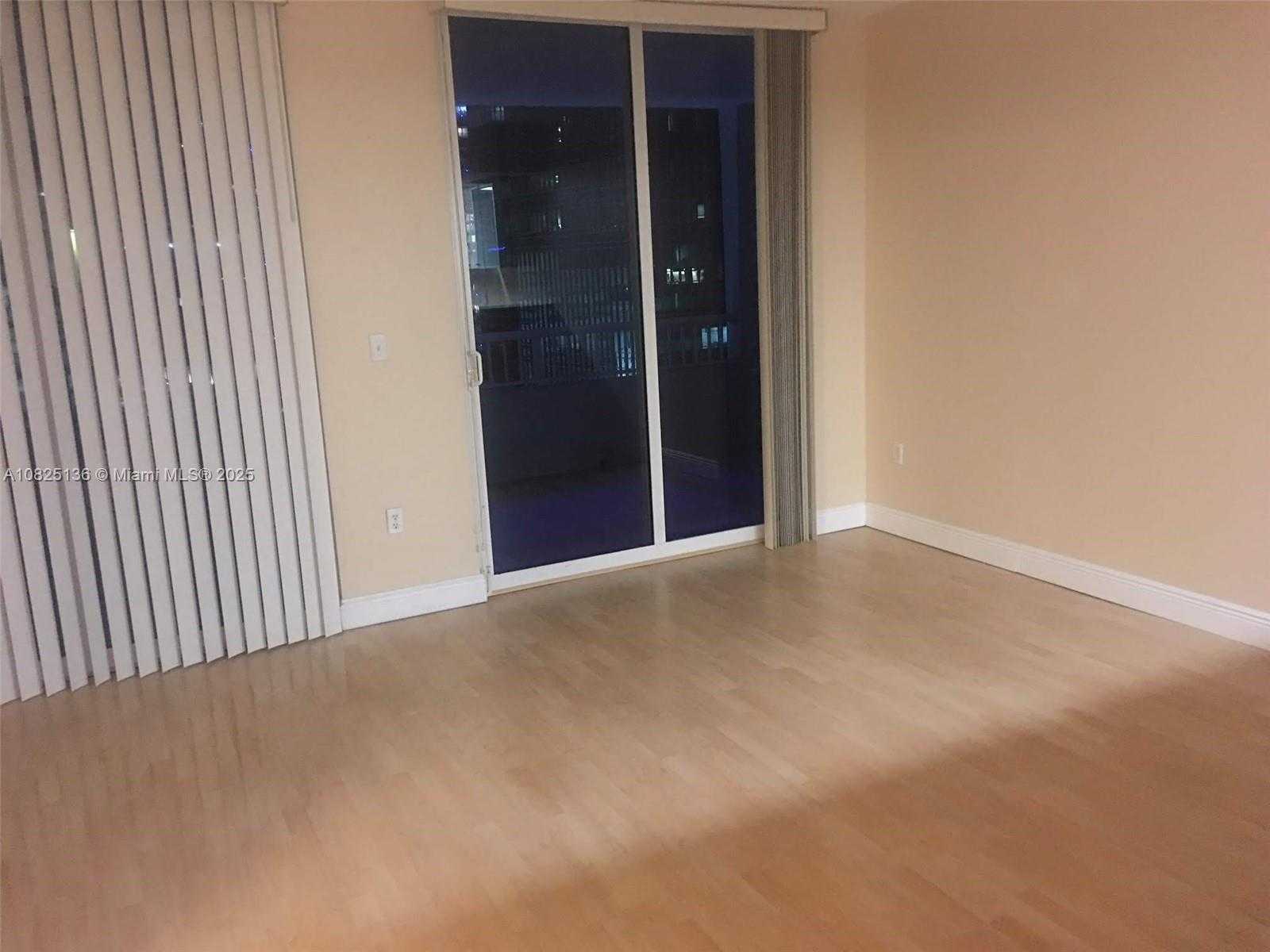 Small Image of 170 SOUTH EAST 14TH ST #1407, Miami Number 4