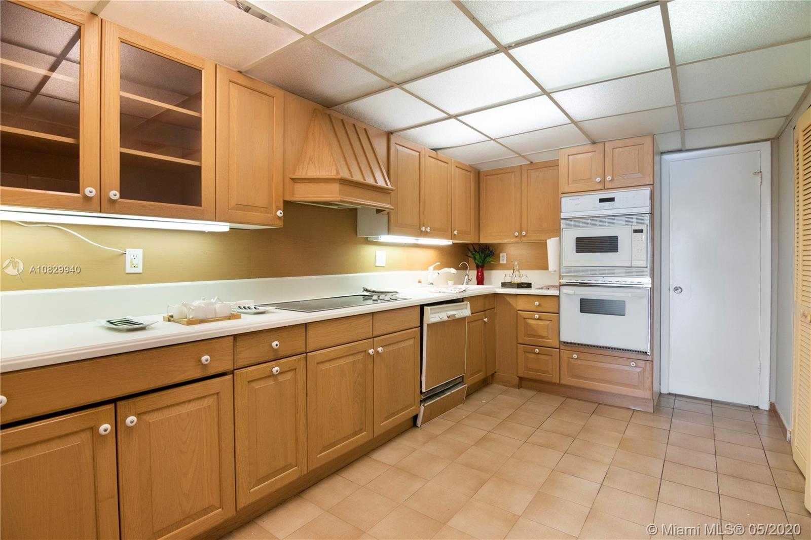 Small Image of 331 POINCIANA ISLAND DR #1001, Sunny Isles Beach Number 12