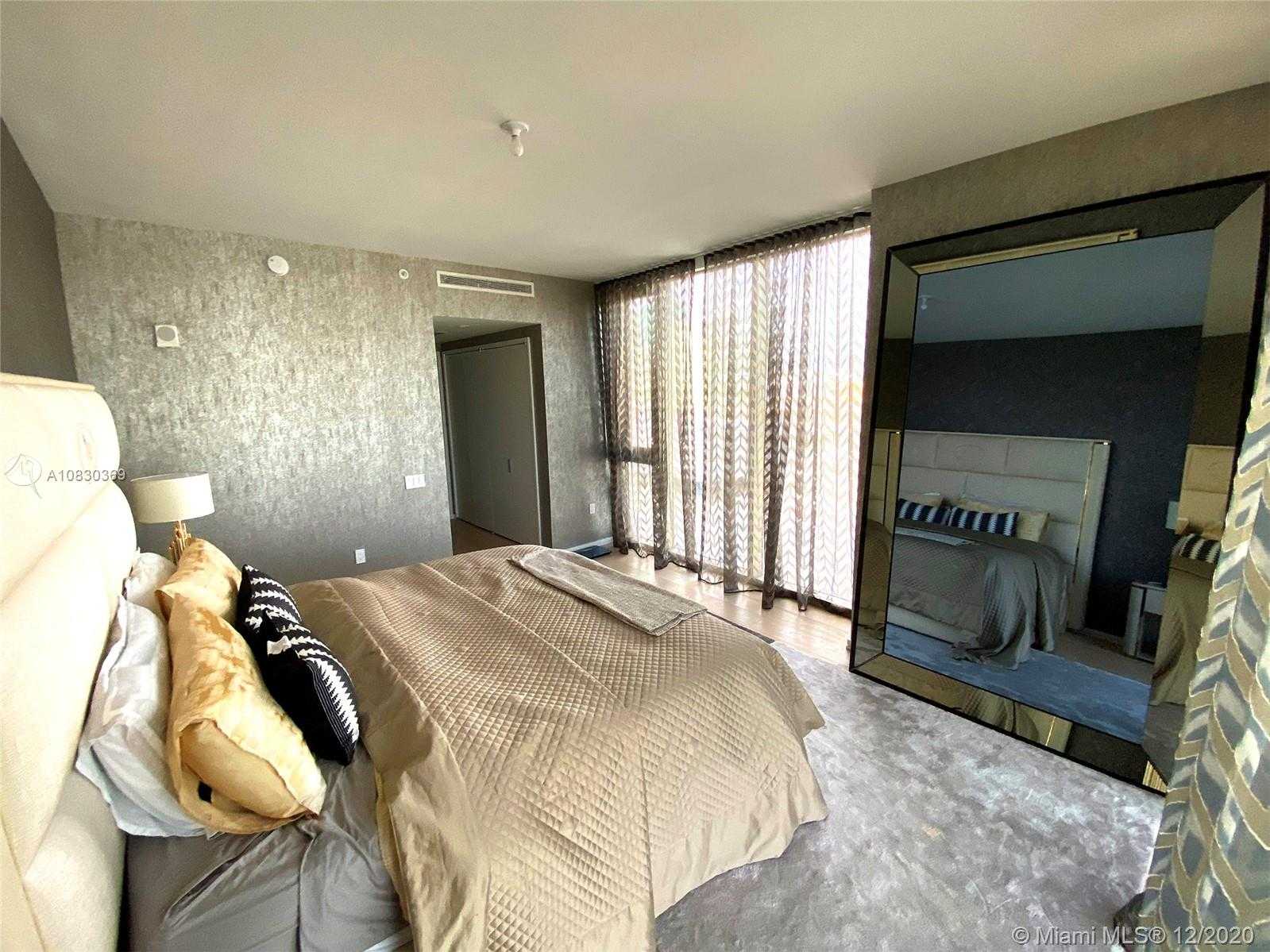 Small Image of 300 COLLINS AVE #4A, Miami Beach Number 14
