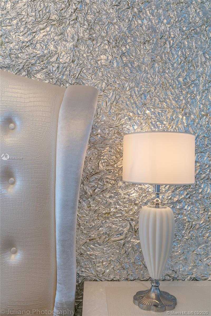 Small Object Image