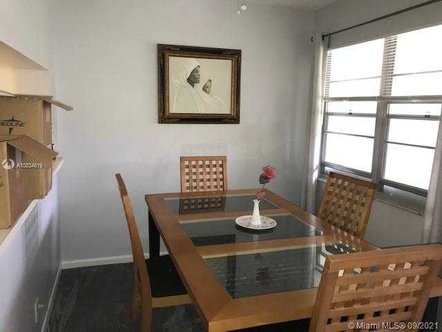 Small Image of 900 SOUTH WEST 128TH AVE #202-D, Pembroke Pines Number 4